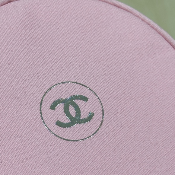 * Chanel Baby Pink Cosmetic Makeup Pouch Bag VIP Gift - Picture 4 of 8